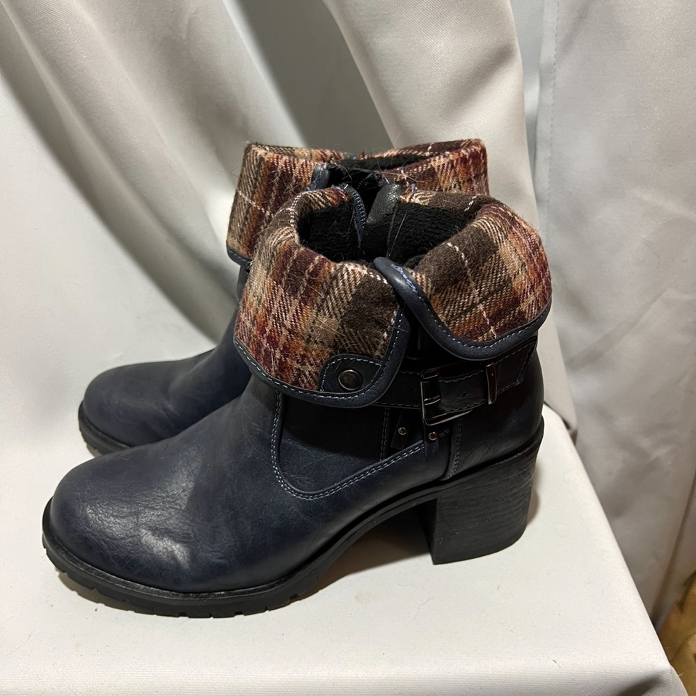 Stylish Navy and Brown Plaid Cuff Heeled Boots